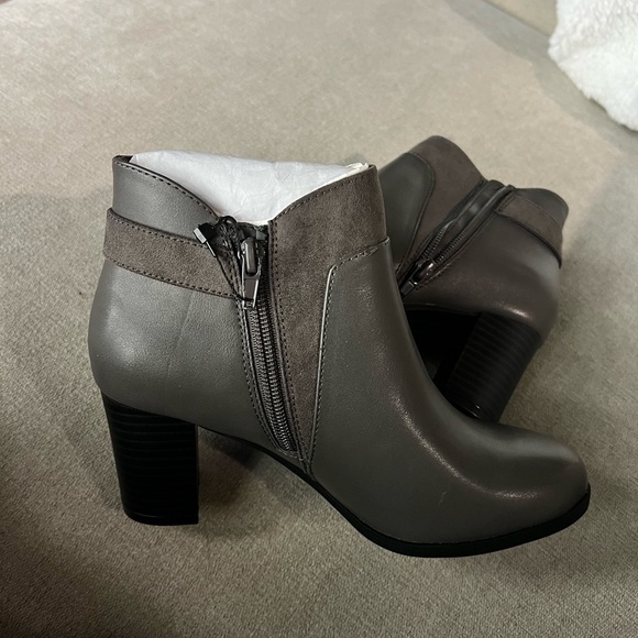 NWT Giani Bernini Womens Artemyss Faux Leather Ankle Booties Size 5.5 - Picture 6 of 7